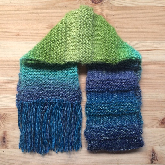 *SOLD* Hand knit warm scarf - Picture 2 of 3